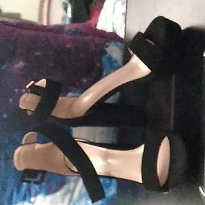 Dream Pairs suede chunky heels size 6